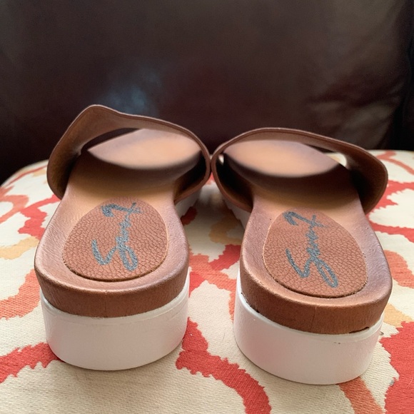 Seven 7 For All Mankind Vegan Leather Pearl Slides Sandals SZ US 7 EU 38 - Picture 7 of 14